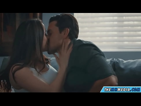 ❤️ Feusuaiga alofa ma se tina busty lelei ️❌ Pono fa'afafine ❌️❤